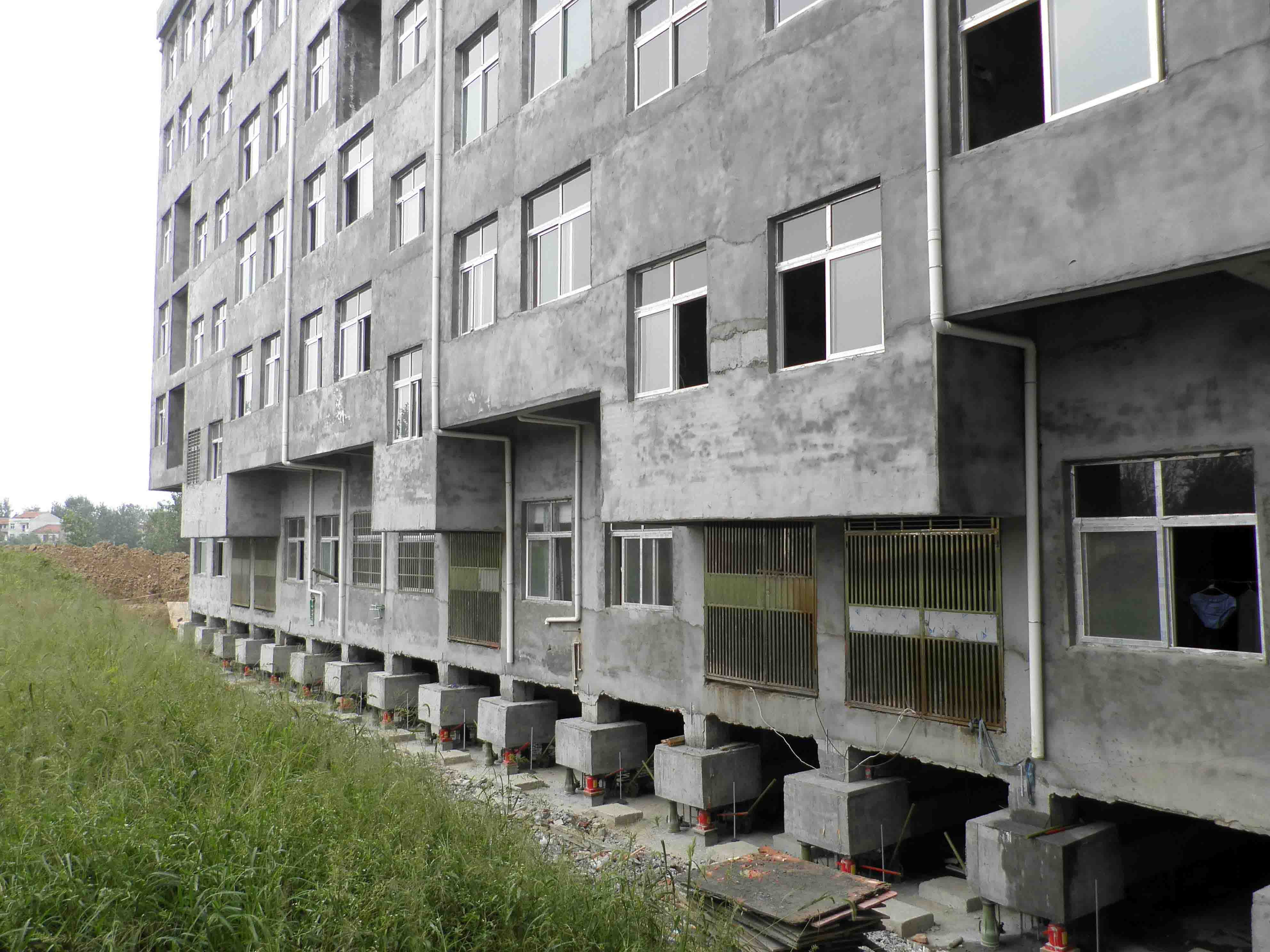 建筑纠偏